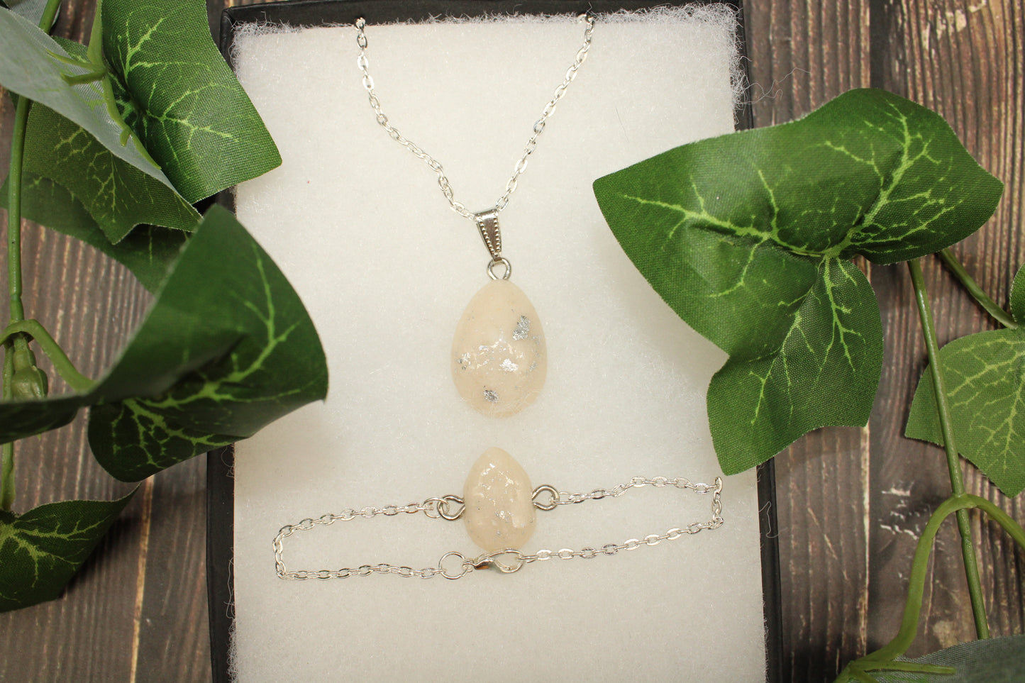 Jizzy Jewelry - Teardrop Necklace