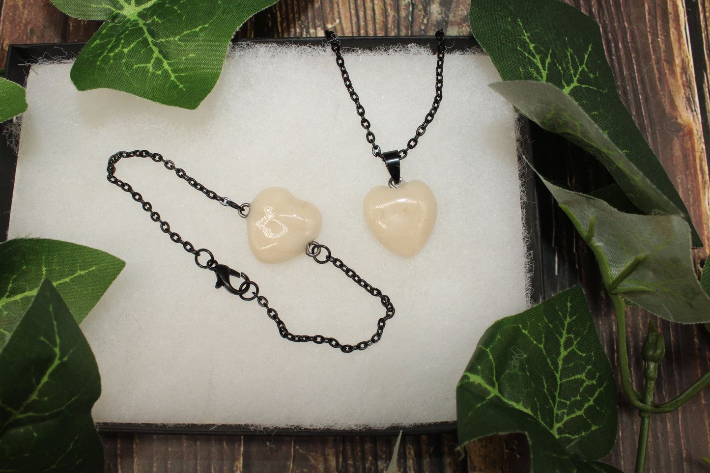 Jizzy Jewelry - Heart Necklace