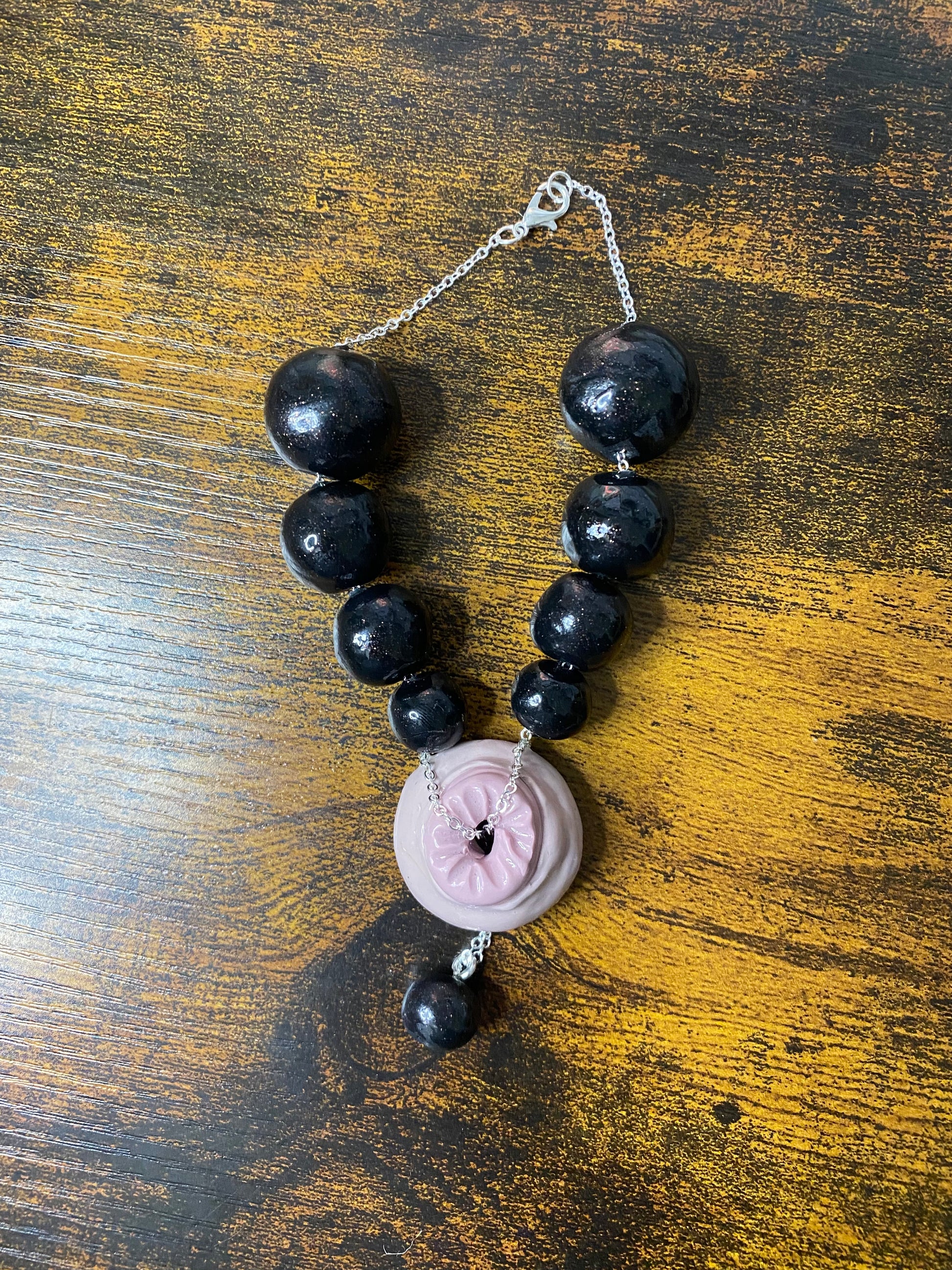 Vormen Arbeid Viool Anal Beads – Trinkets by Amanda Booth